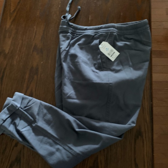 Women’s capris size medium 8/10 - Picture 1 of 3